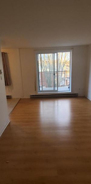 Place Mercier | Appartement 5 1/2 Neuf à Louer | 3 bedrooms for Rent | Candiac - Photo 1