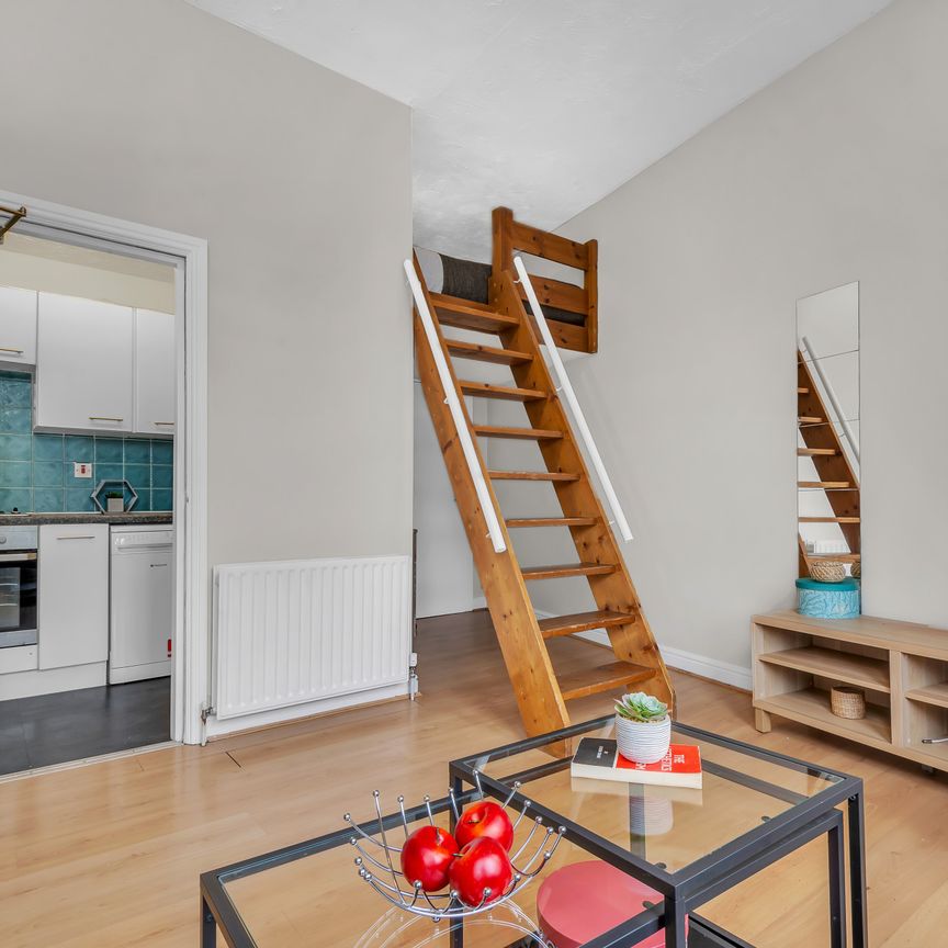 Flat 1, 3 MOOR VIEW Leeds - LS6 1AQ - Photo 1