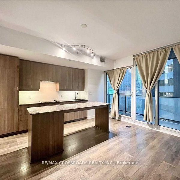 For Lease - 426 University Avenue Unit# 1007, Toronto, Ontario - Photo 1