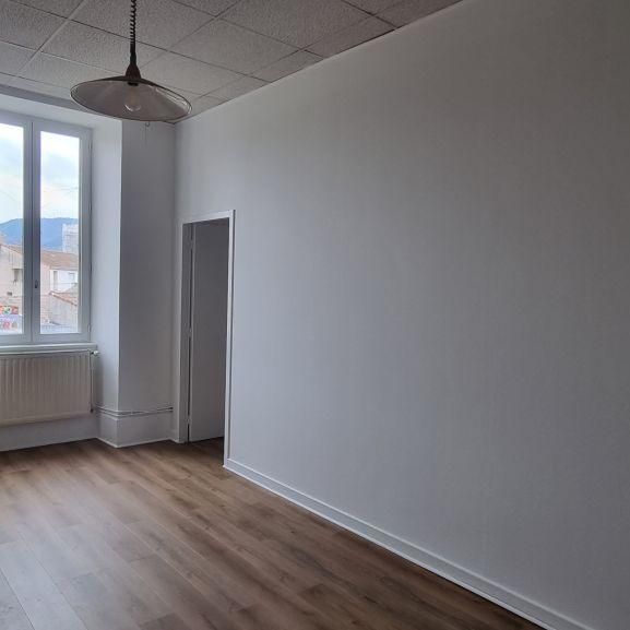 Location Appartement 3 pièces 77m² PRIVAS 07000 - Photo 1