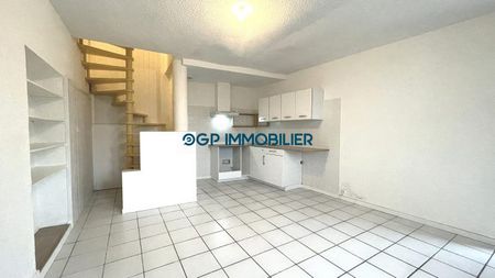 Appartement T4/5 en triplex à louer à Castelnau-d'Estrétefonds - Photo 2