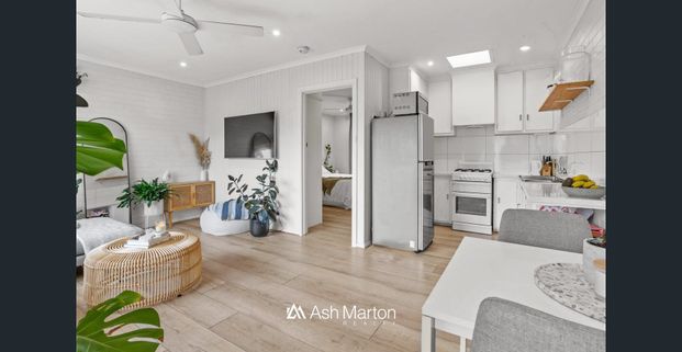 Light filled one bedroom unit - Photo 1