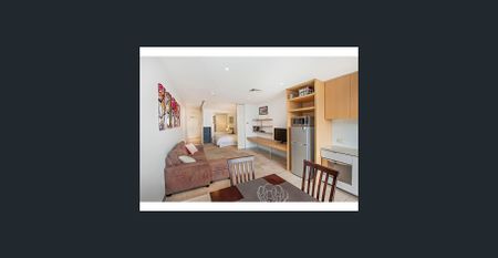 FURNISHED 1-BED, 1-BATH APARTMENT OVER LOOKING YARRA RIVER! - Photo 5