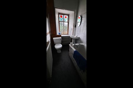 Room in a Shared House, Cathkin Road, G42 - Photo 3