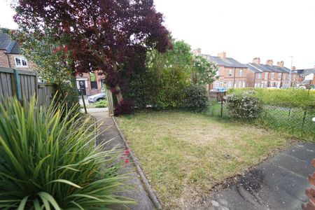 2 bedroom semi-detached house to rent - Photo 2