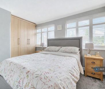 3 bedroom semi-detached house to rent - Photo 6