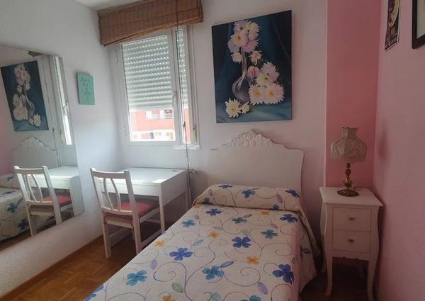 Calle de Eduardo Barreiros, Madrid, Community of Madrid 28041