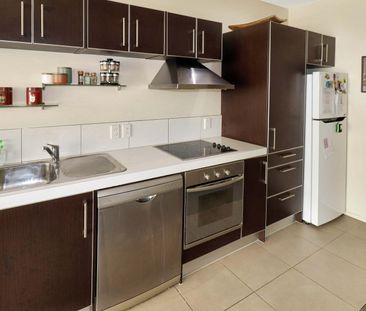 2-Bedroom Apartment – Prime Cuba Street Location - Photo 1