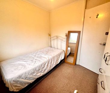 Tenterden Drive, Canterbury - Photo 3