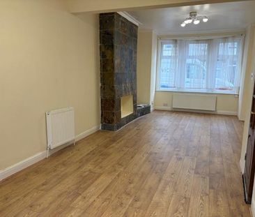 4 bedroom terraced house to rent - Photo 1