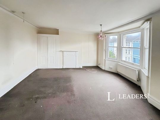 2 bedroom maisonette to rent Queens Park Road, East Sussex, Brighton, BN2 - Photo 1