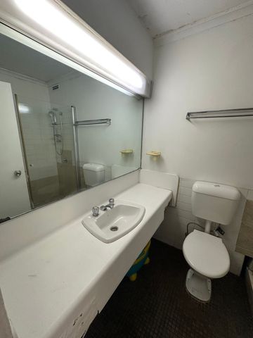 STUDIO ROOM - TOP FLOOR - Photo 4