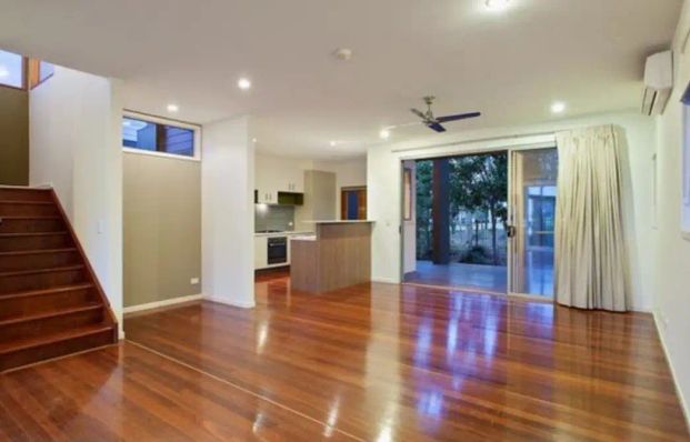 “GOLF COURSE VILLA IN THE GRANGE BROOKWATER!” - Photo 1