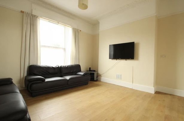 North Road East, Plymouth - Photo 1