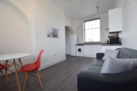 1 bedroom ground floor flat to rent - Photo 3