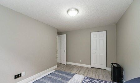 For Lease - 159 Old Carriage Drive, Kitchener, Ontario - Photo 2