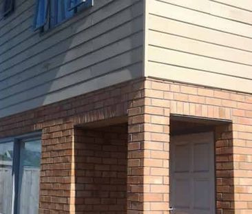 4-BEDROOM IN EAST TAMAKI - Photo 3