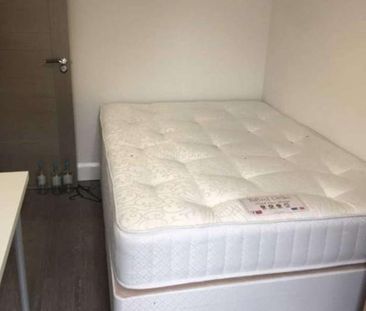 Woodville Road, Cardiff, CF24 - Photo 3