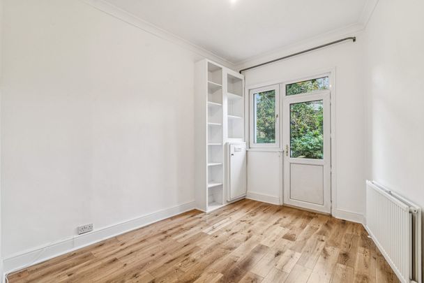 Cromwell Crescent, SW5 - Photo 1