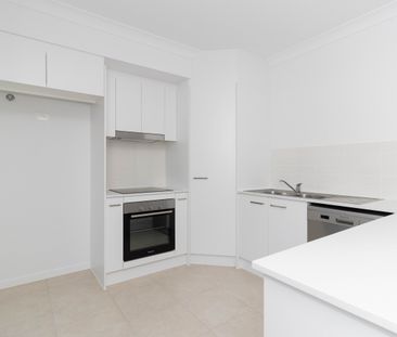 MODERN HOME CLOSE TO FCAC - Photo 6