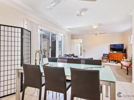 Stunning Home in Pimpama! - Photo 3