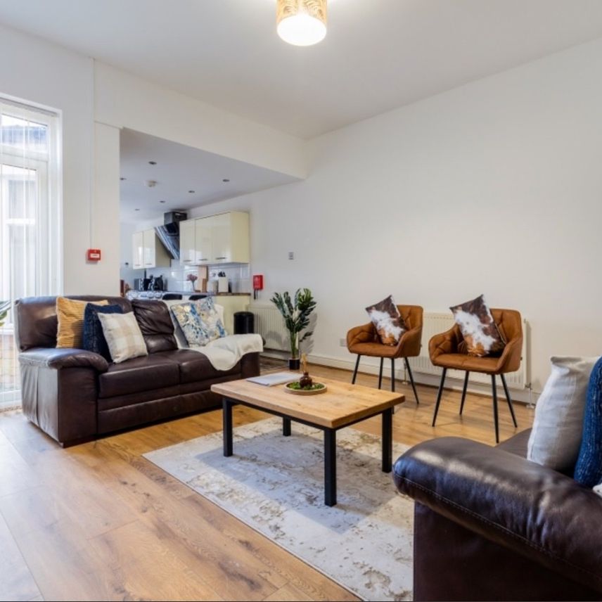 5 Bed Terraced House, Poplar Road, B66 - Photo 1