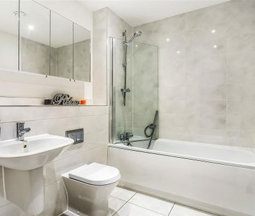 4 bedroom detached house to rent - Photo 4