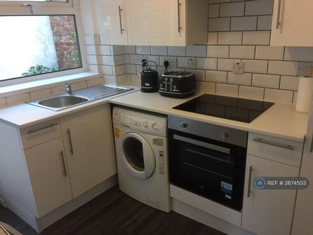 2 bedroom terraced house to rent - Photo 2