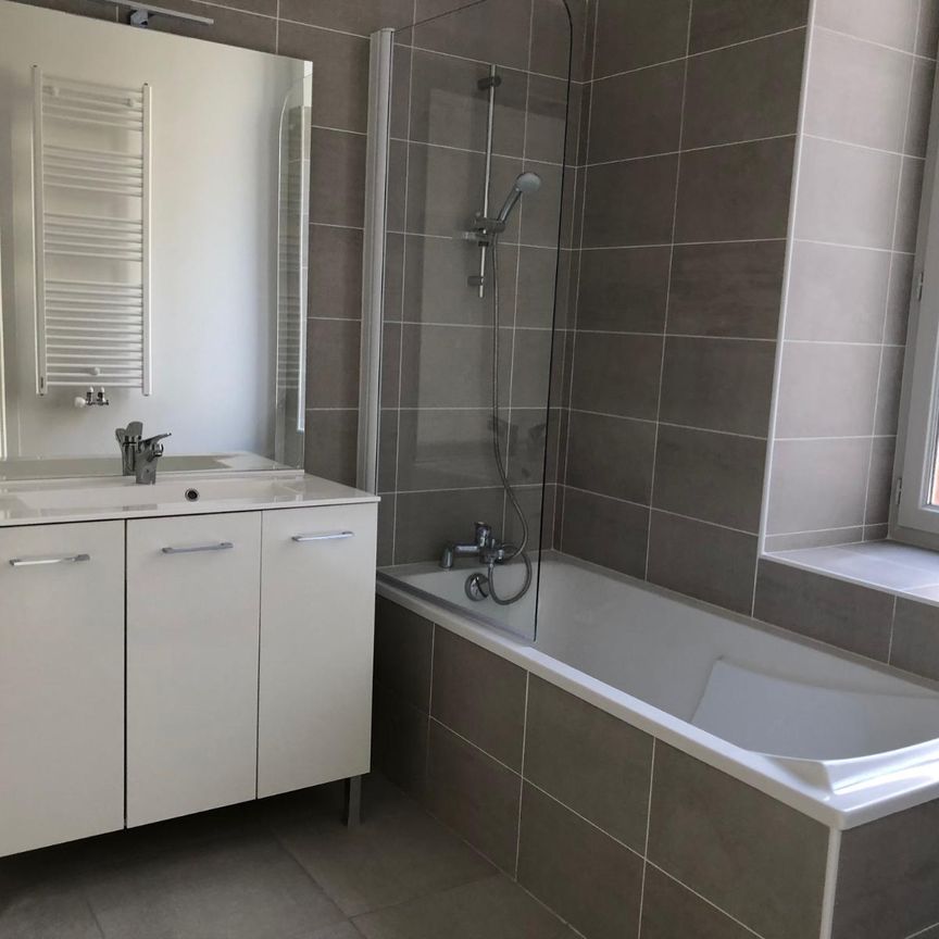 Location Appartement 2 pièces 46m² ST EGREVE 38120 - Photo 1