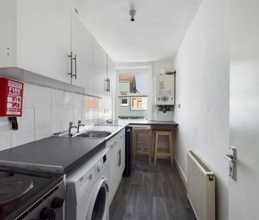 2 bedroom flat to rent - Photo 6