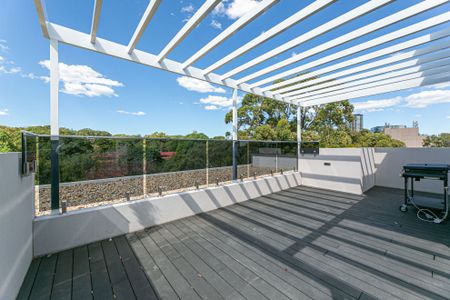 Boutique 1 Bedroom apartment with storage galore - Photo 4