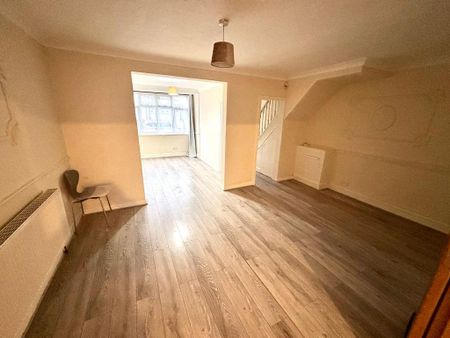 3 bedroom terraced house to rent - Photo 4