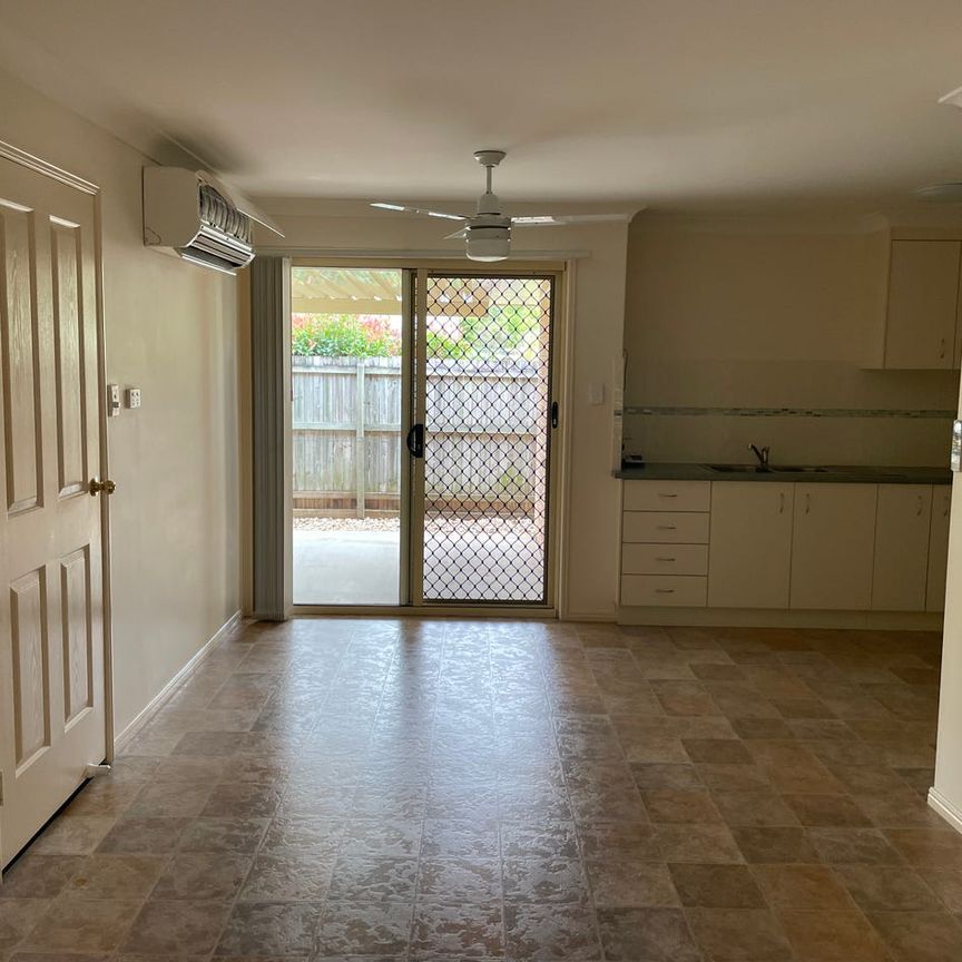 House in quiet complex - avail 10.10.25 - NO CATS OR DOGS - Photo 1