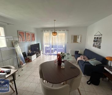 Location Appartement 2 pièces 45m² TONNAY CHARENTE 17430 - Photo 4