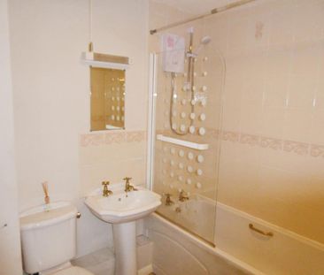 2 bedroom flat to rent - Photo 6