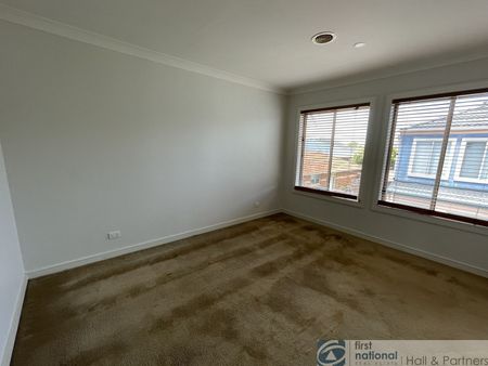 Convenience and Lifestyle - Photo 3