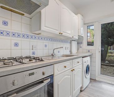 3 bedroom terraced house to rent - Photo 2