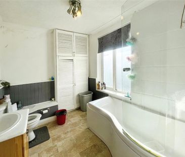 2 bedroom end of terrace house to rent - Photo 1