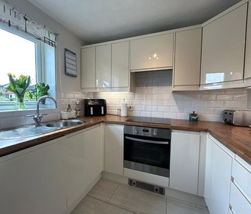 2 bedroom House in All Saints Rise, Bracknell - Photo 4