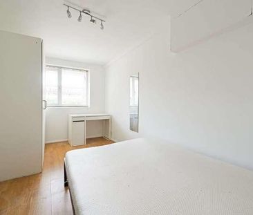 Malmesbury Road, Bow, E3 - Photo 4