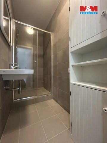 Pronájem bytu 2+1 v Ústí nad Labem, ul. SNP - Photo 2