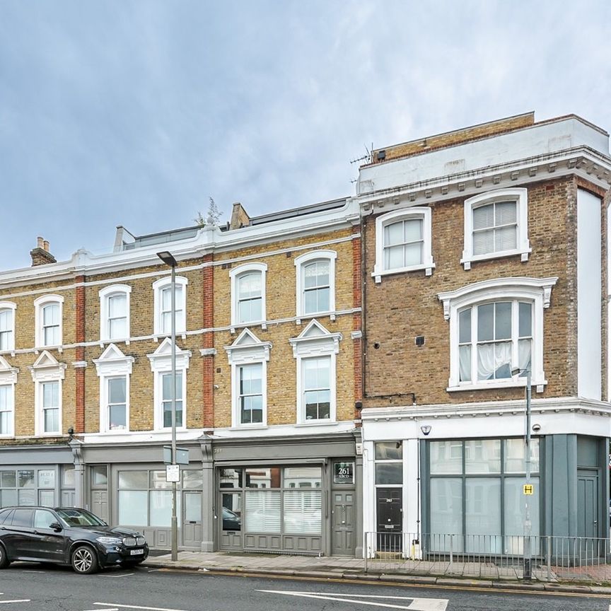 2 Bed Flat, Putney Bridge Road, SW15 - Photo 1