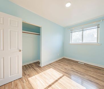 For Lease - 2583 lundigan Drive, Mississauga, Ontario - Photo 3