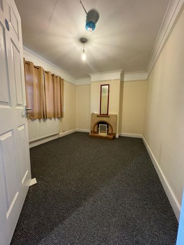 5 bedroom terraced house to rent - Photo 5