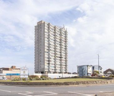 3 bedroom flat to rent - Photo 4