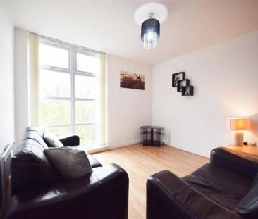 2 Bedroom Apartment To Let - Photo 5