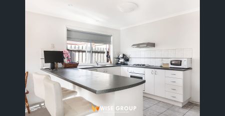 SPACIOUS FAMILY HOME IN A CENTRAL PLACE IN HAMPTON PARK - Photo 5