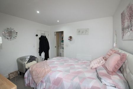 Apt 3, 5 Island Park, Greenisland, Carrickfergus, BT38 8TW - Photo 4