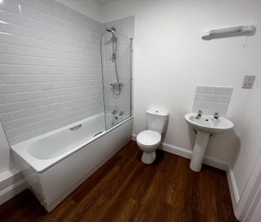 London Road North - Photo 6