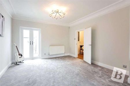 Horseman Side, Brentwood, Essex, CM14 - Photo 3